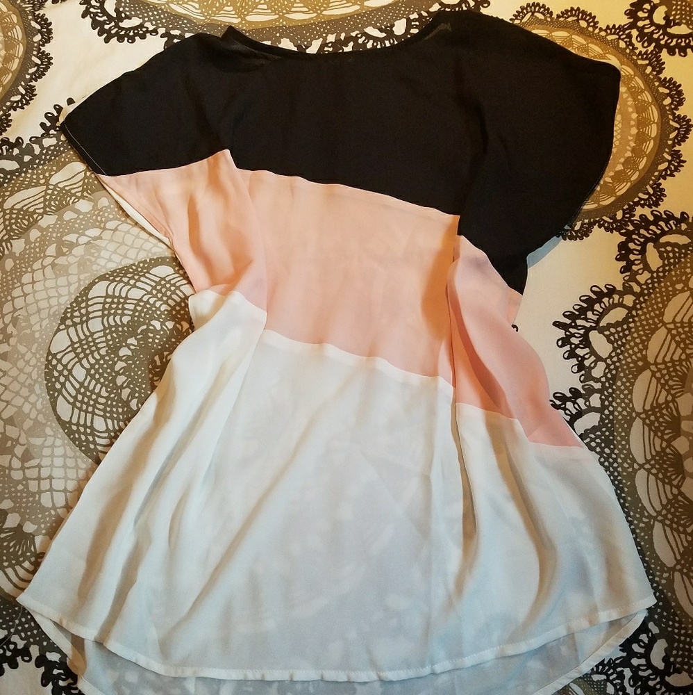 📸 ONLY 1 LEFT! Black/PINK/white🎈